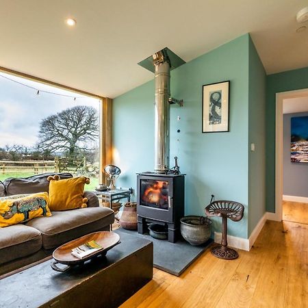 Penrhiw - A Country Cottage With Mountain Views Newport  Extérieur photo