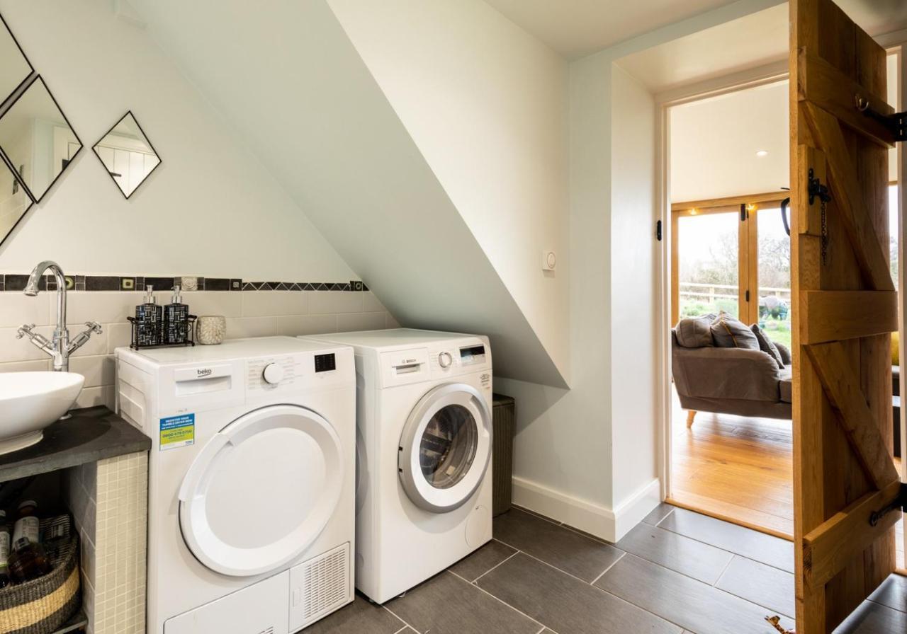 Penrhiw - A Country Cottage With Mountain Views Newport  Extérieur photo
