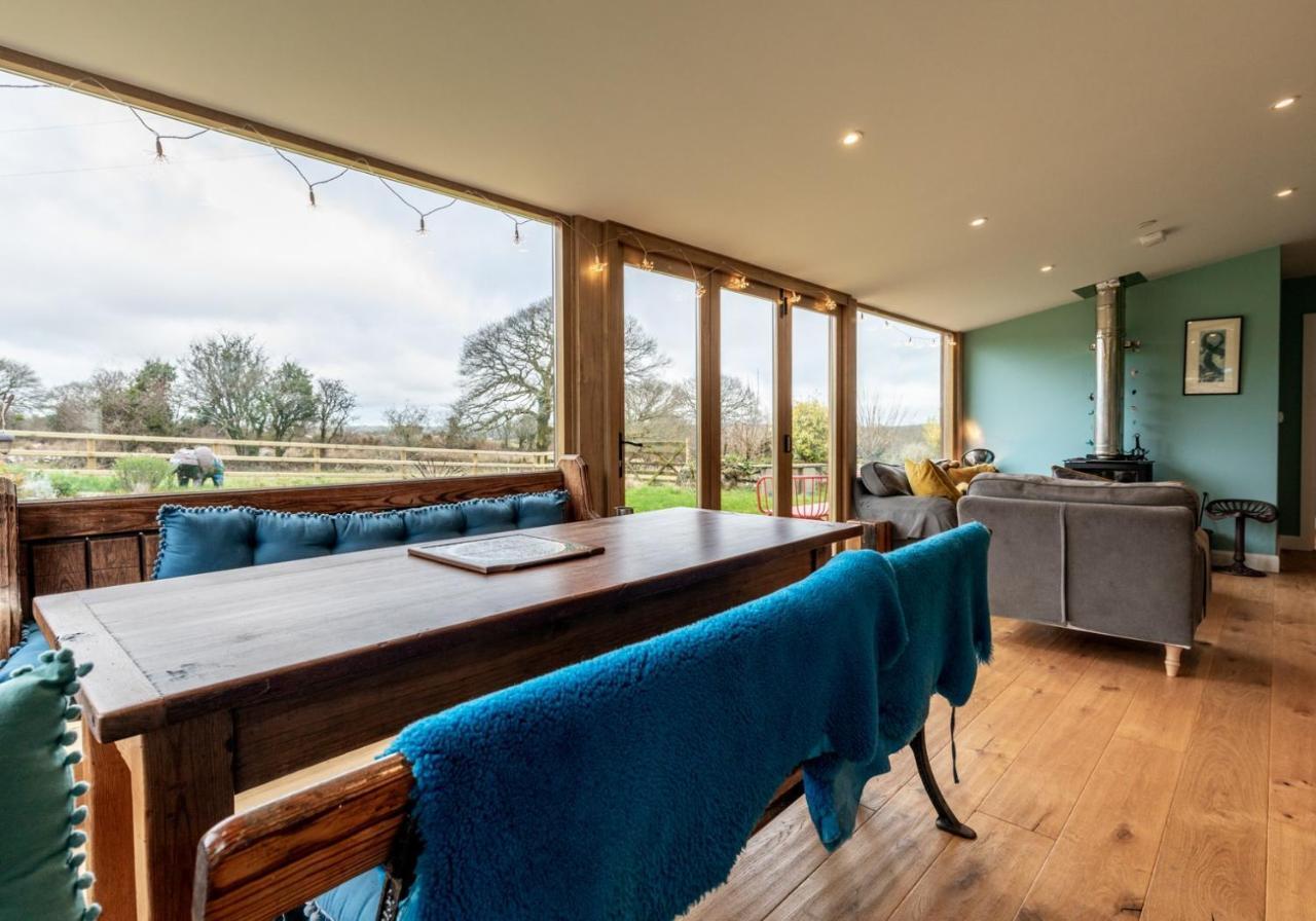 Penrhiw - A Country Cottage With Mountain Views Newport  Extérieur photo