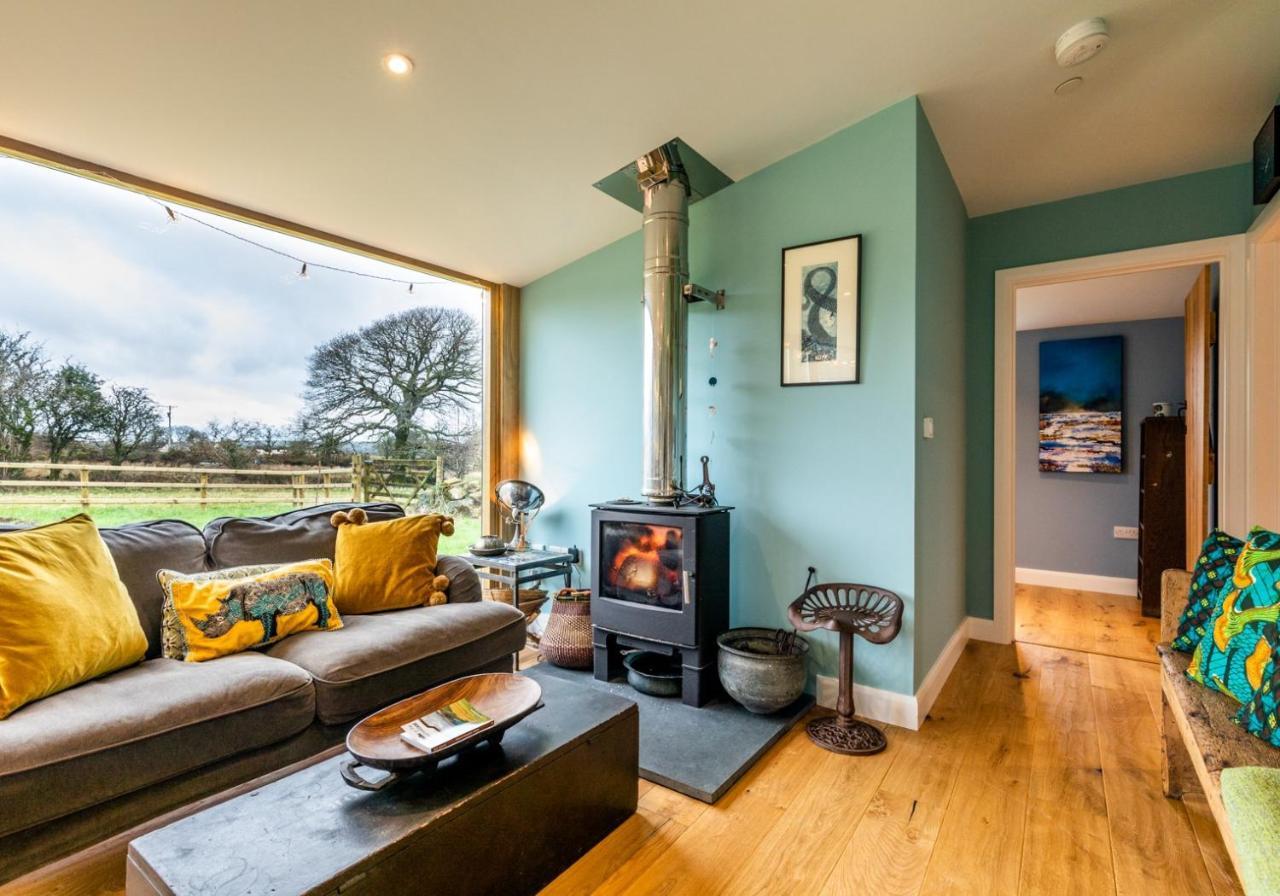 Penrhiw - A Country Cottage With Mountain Views Newport  Extérieur photo