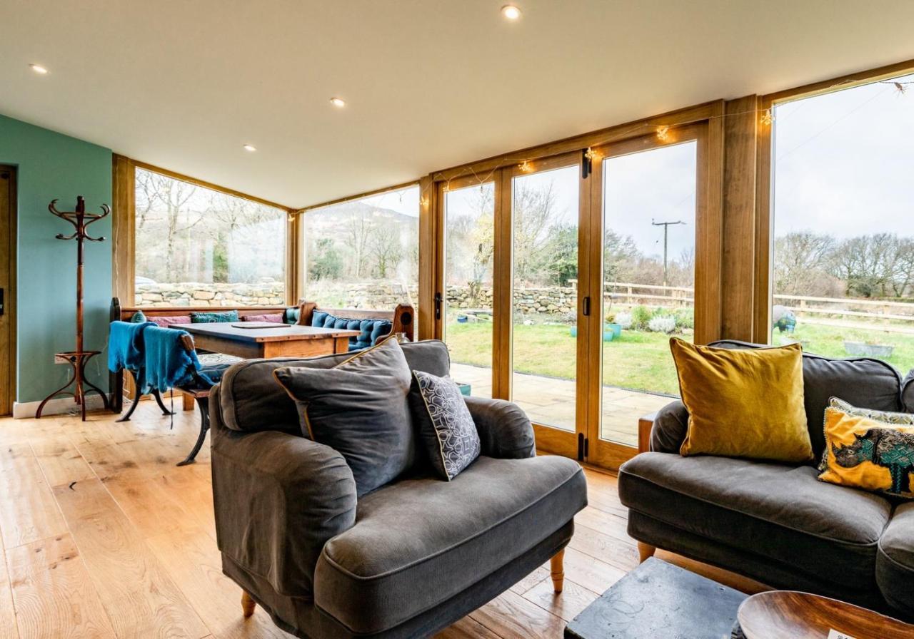 Penrhiw - A Country Cottage With Mountain Views Newport  Extérieur photo
