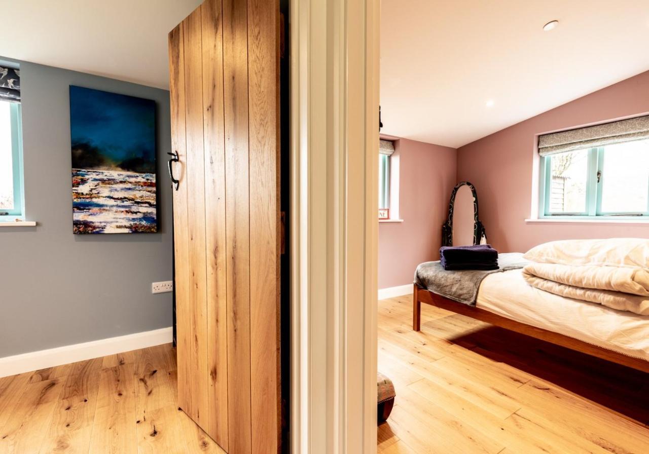 Penrhiw - A Country Cottage With Mountain Views Newport  Extérieur photo