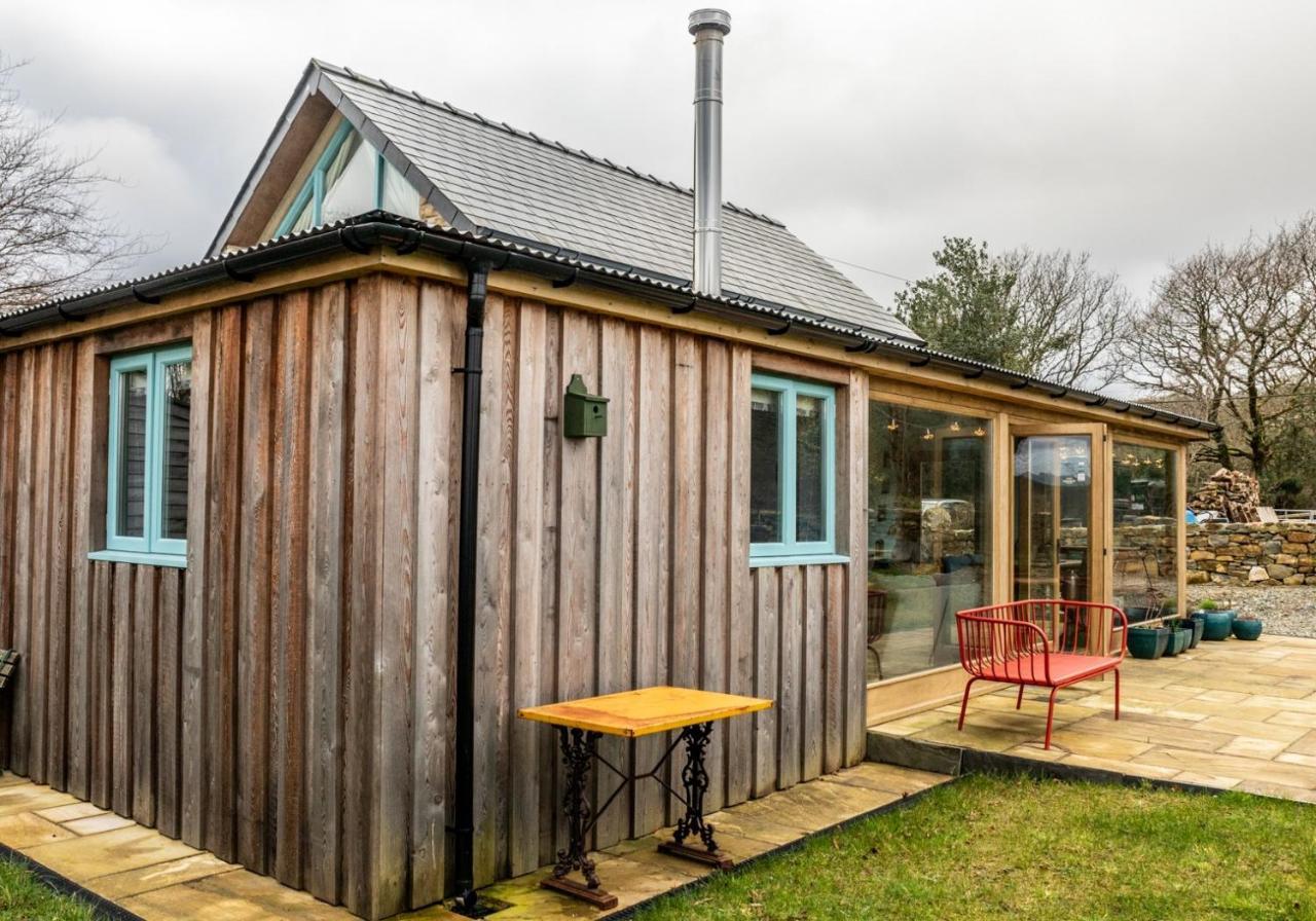 Penrhiw - A Country Cottage With Mountain Views Newport  Extérieur photo